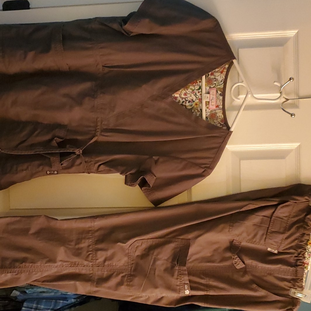 Womens KOI gray scrub set  xlarge